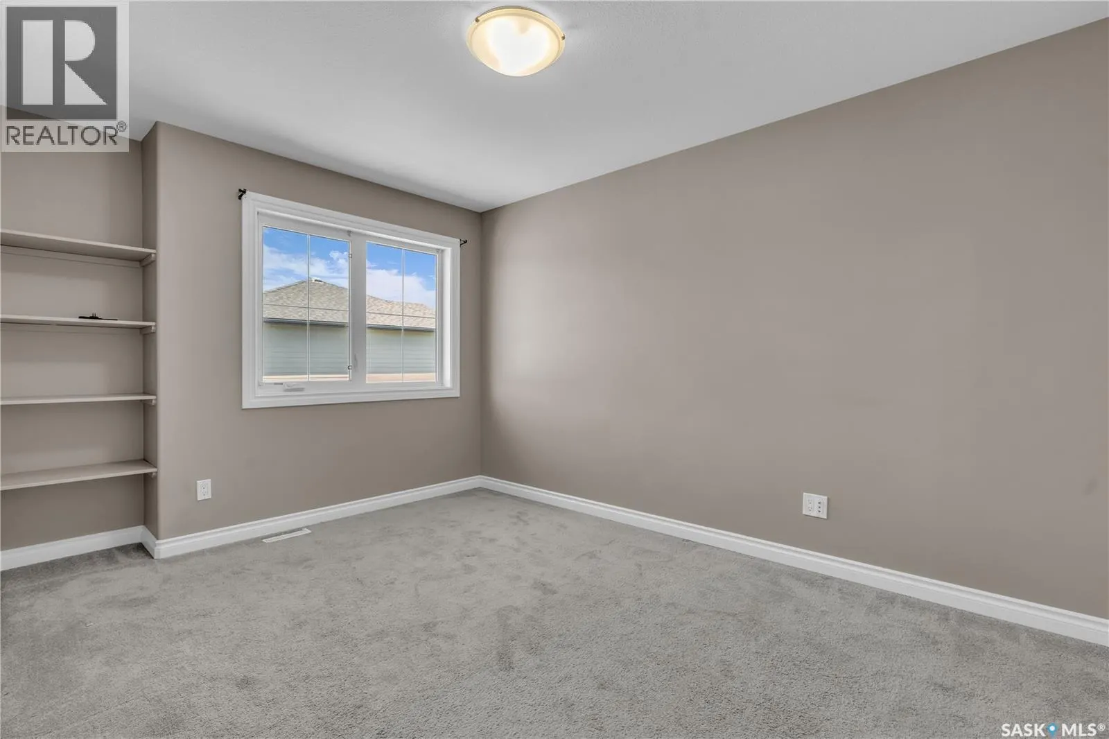 103 212 Willis CRESCENT