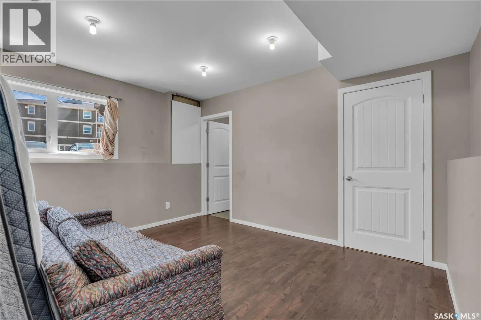103 212 Willis CRESCENT