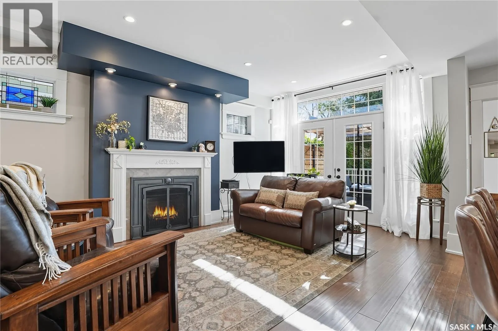116 9th STREET E