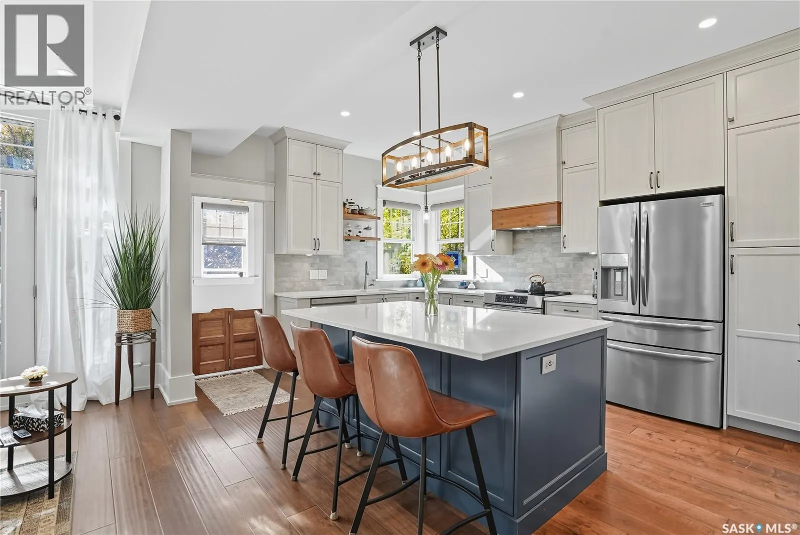 116 9th STREET E