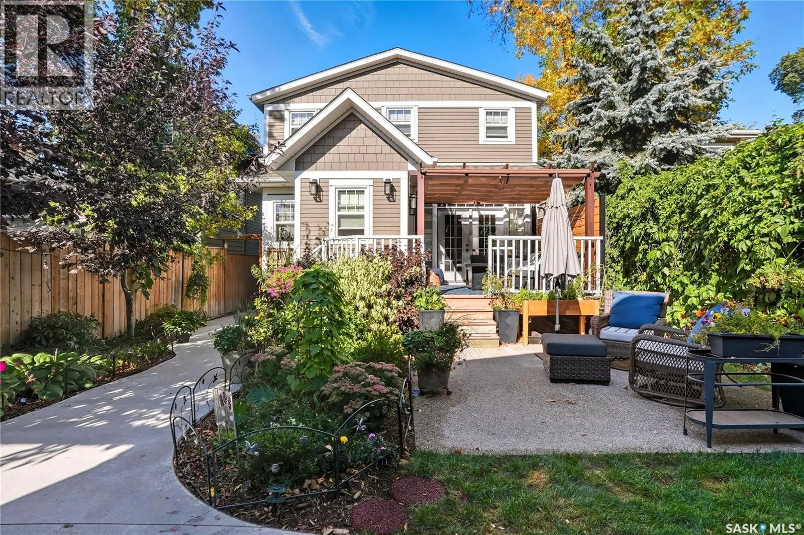 116 9th STREET E