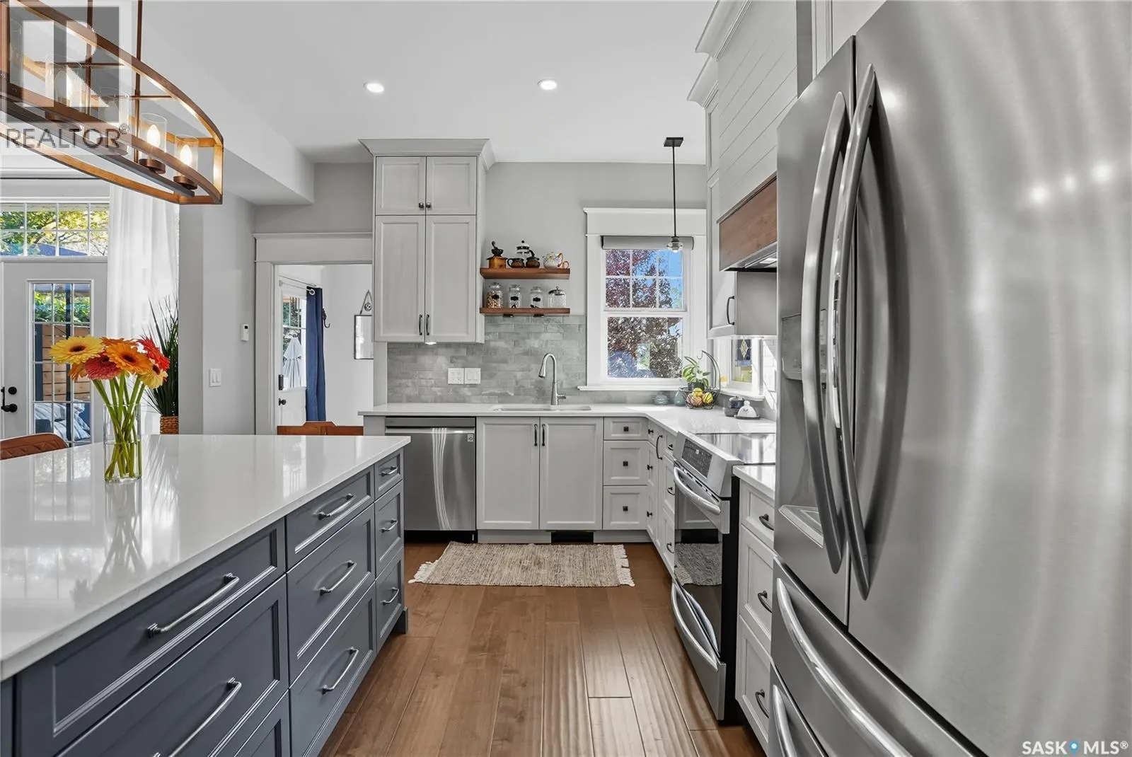 116 9th STREET E