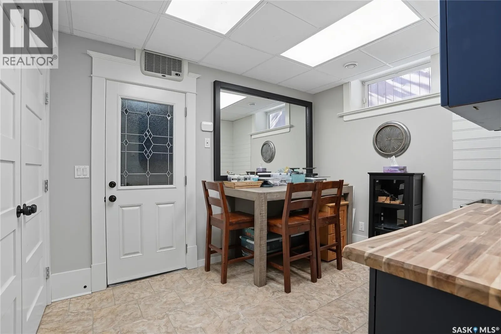 116 9th STREET E