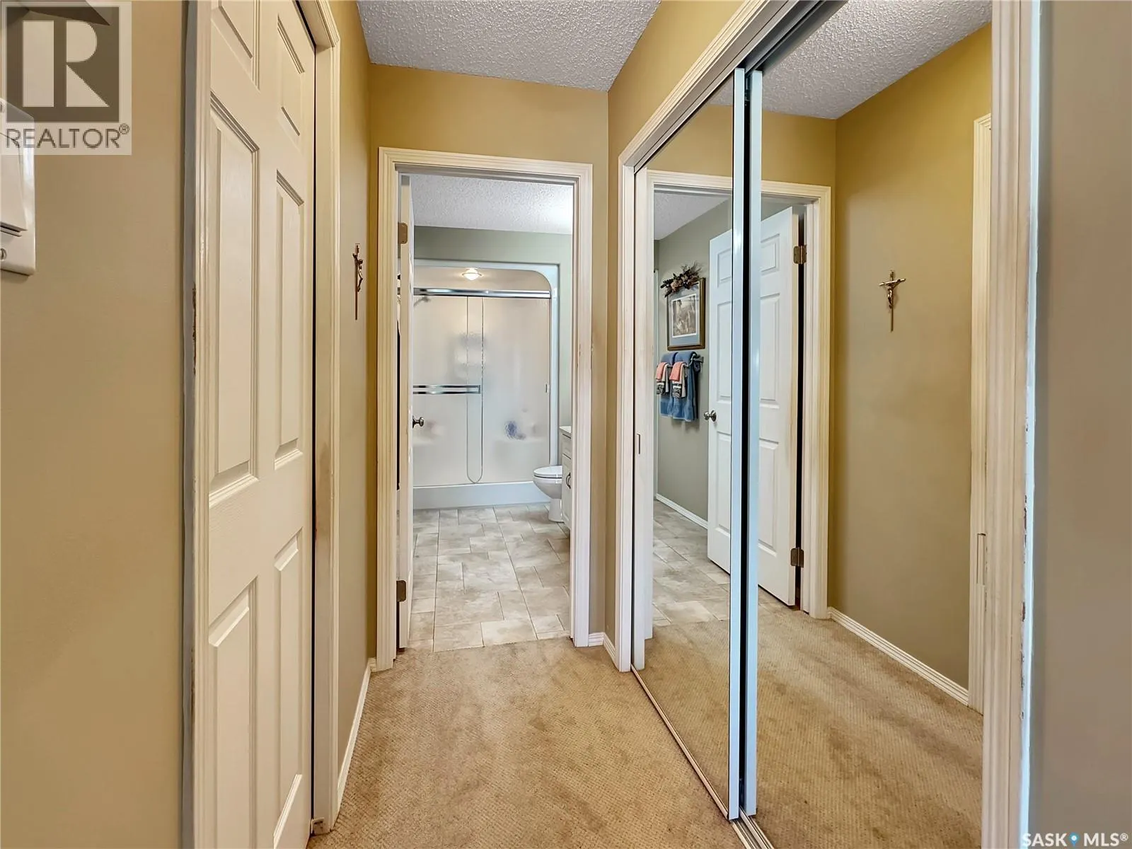6 Wren COURT