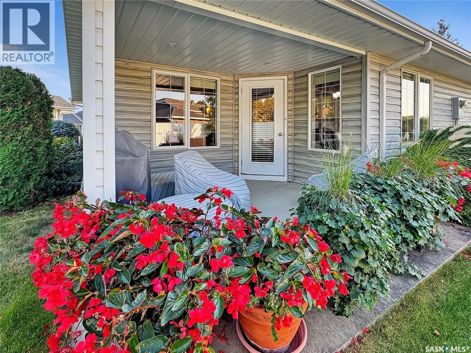6 Wren COURT