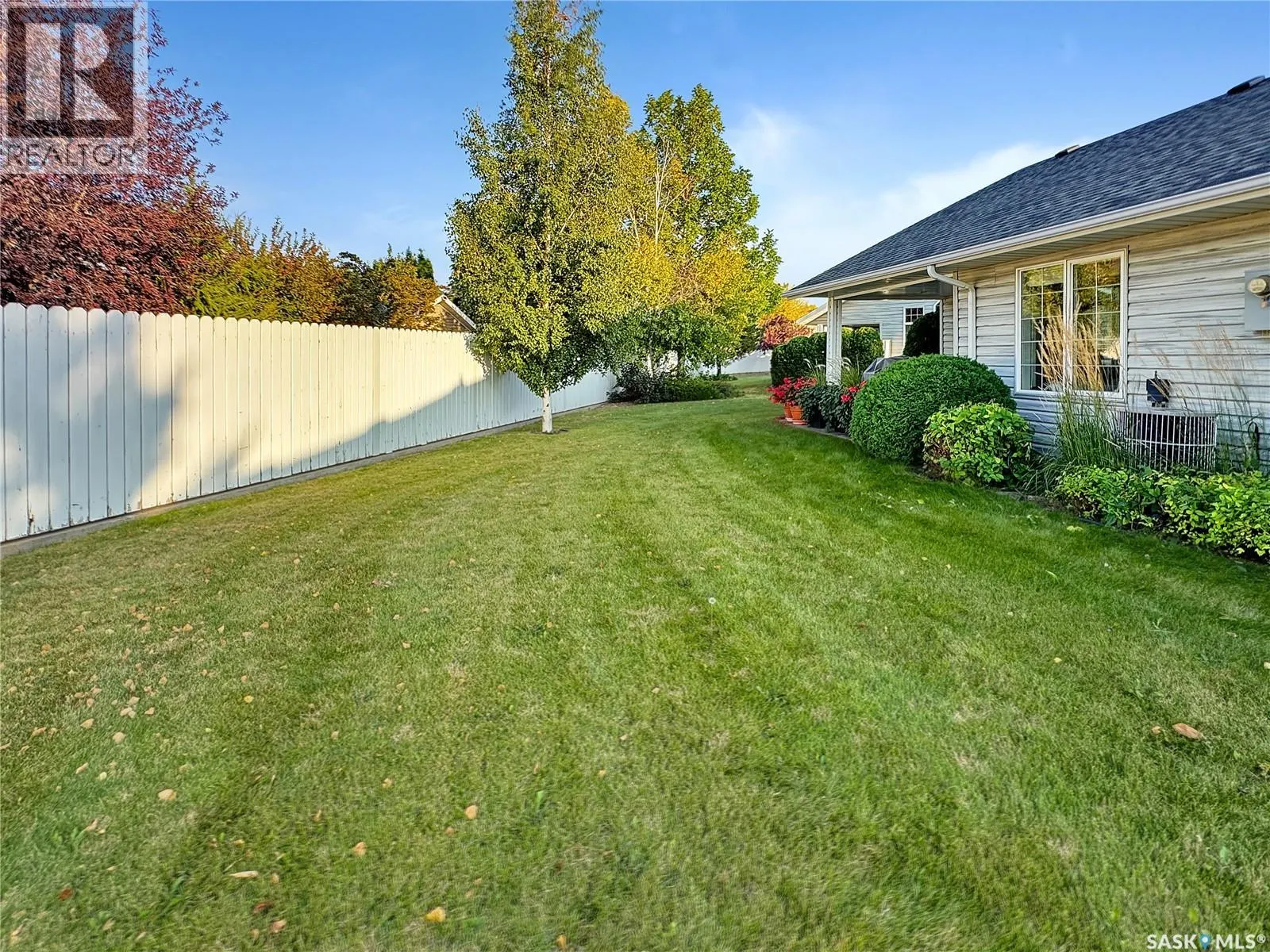 6 Wren COURT