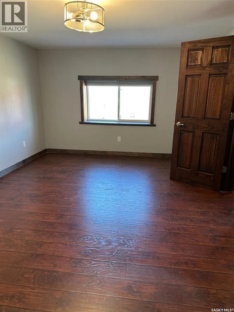 5 109 Industrial DRIVE