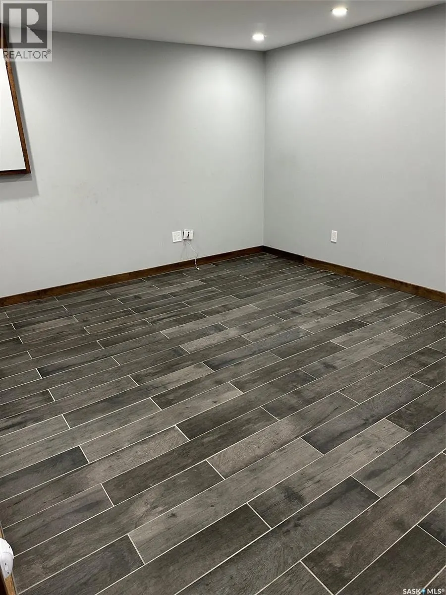 5 109 Industrial DRIVE
