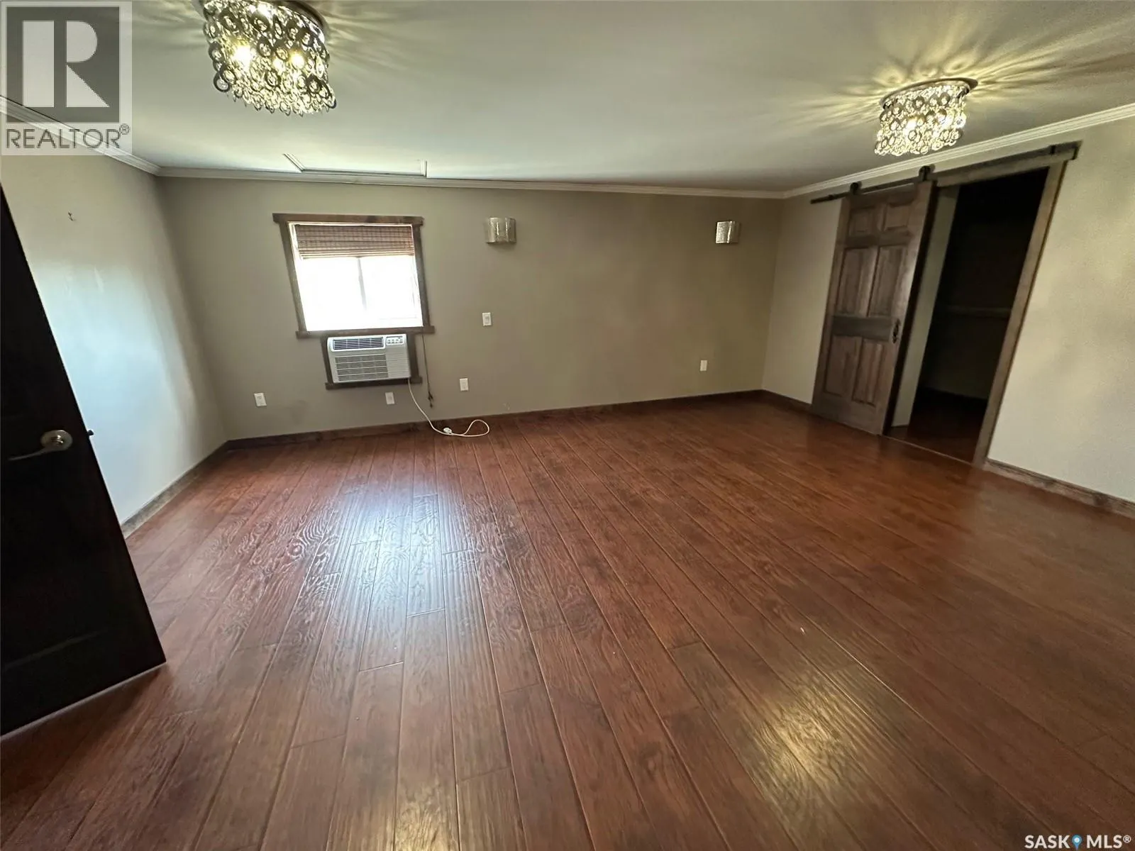 5 109 Industrial DRIVE