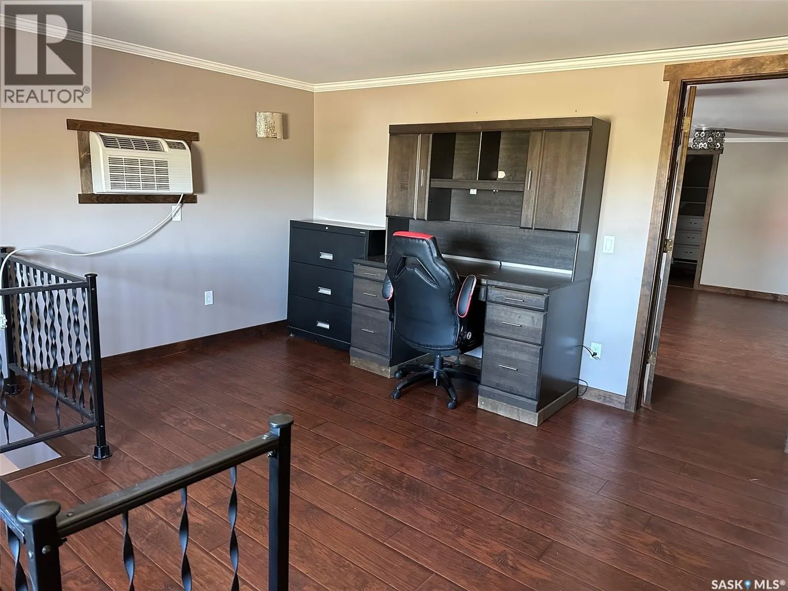 5 109 Industrial DRIVE