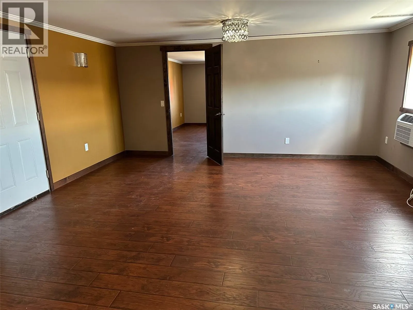 5 109 Industrial DRIVE