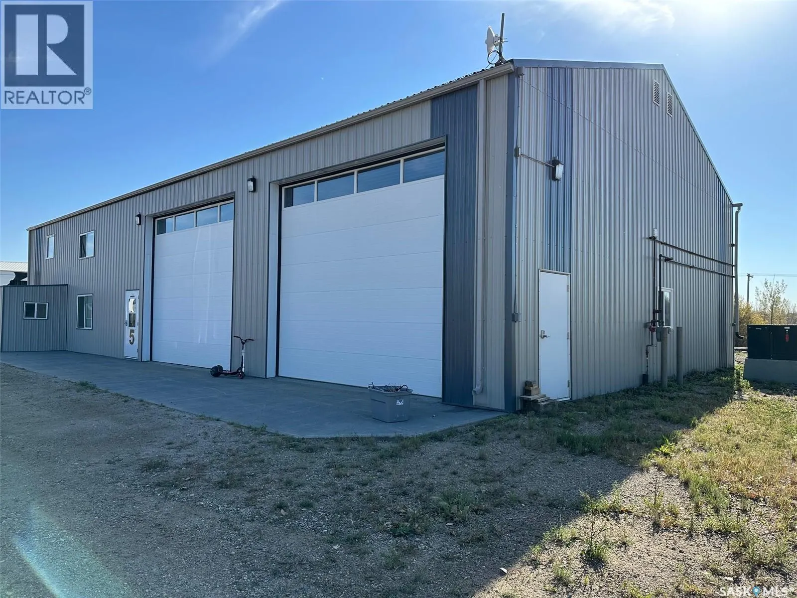 5 109 Industrial DRIVE