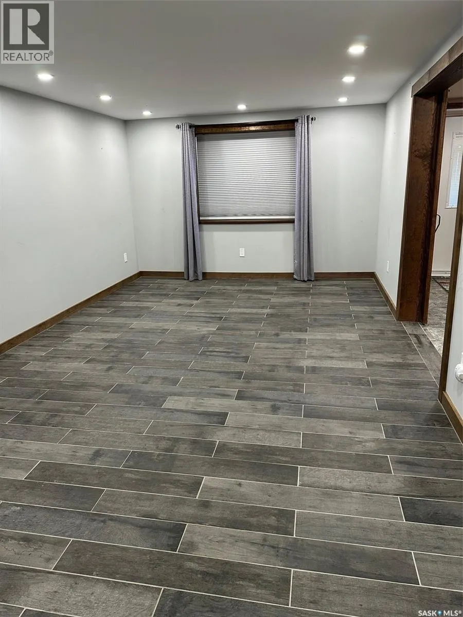5 109 Industrial DRIVE