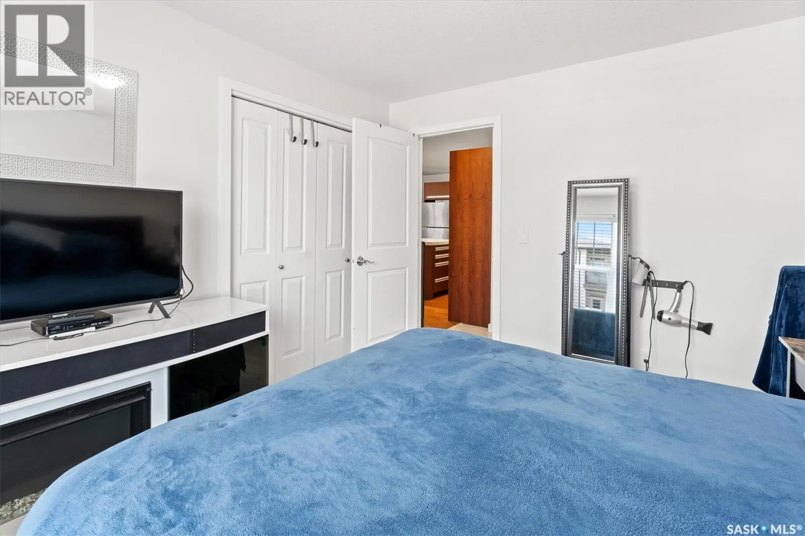 203 1015 Patrick CRESCENT