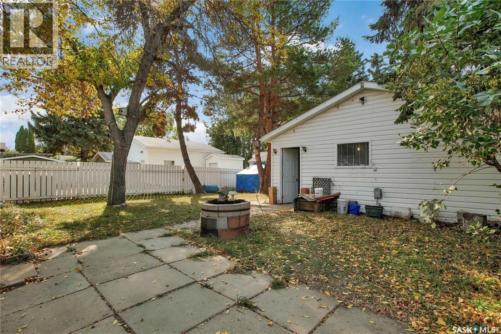 322 Brock CRESCENT