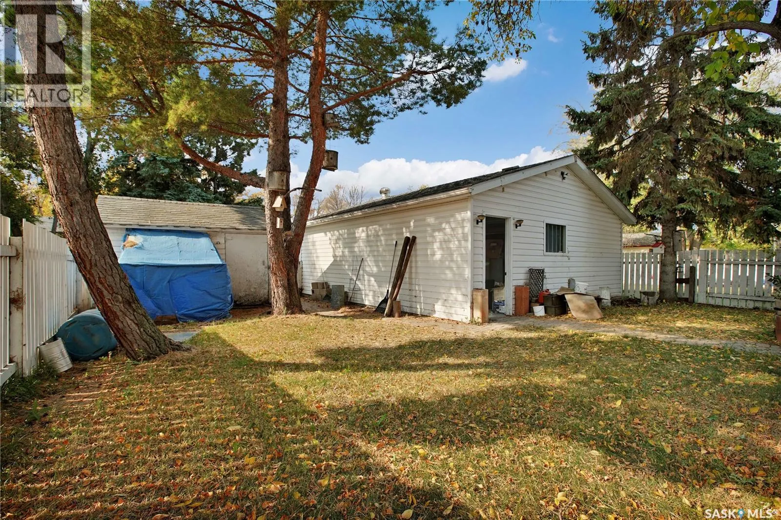 322 Brock CRESCENT