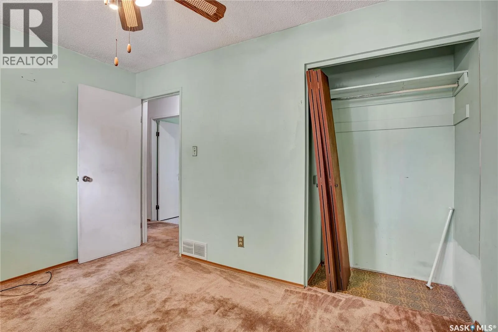 322 Brock CRESCENT