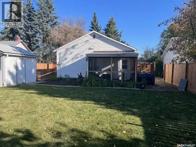 109 Higgins AVENUE W