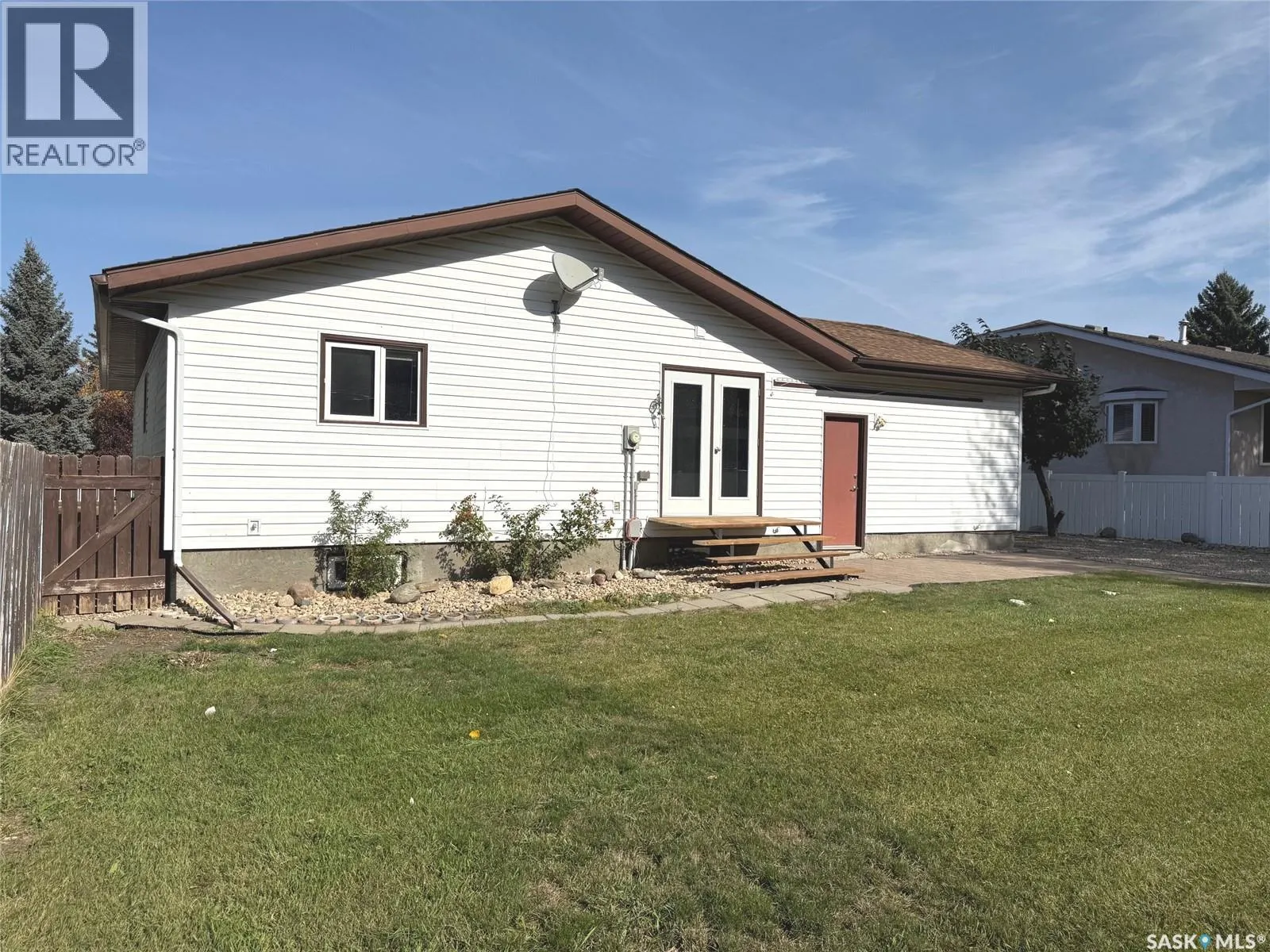 30 Willow CRESCENT