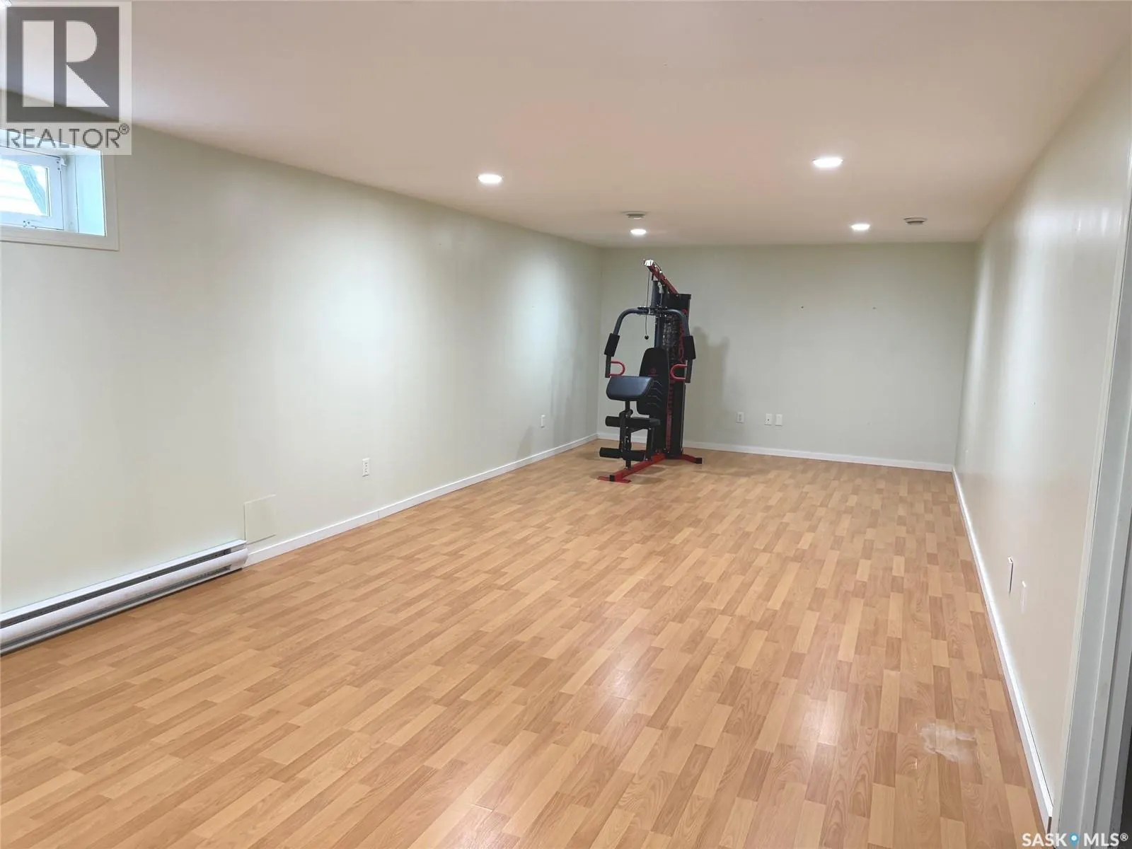 30 Willow CRESCENT