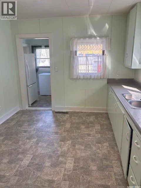 239 3rd AVENUE W