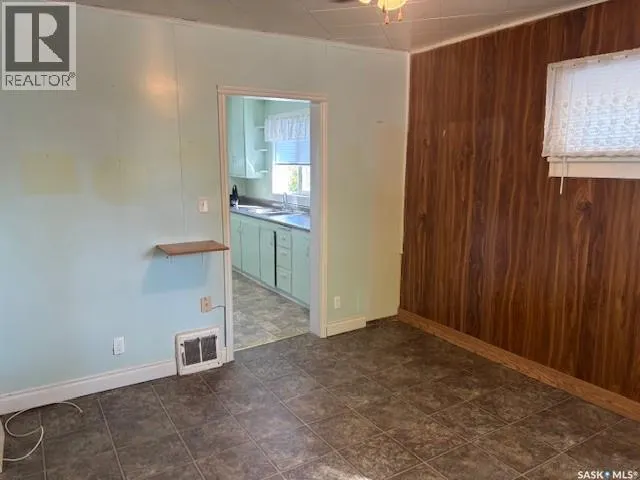 239 3rd AVENUE W