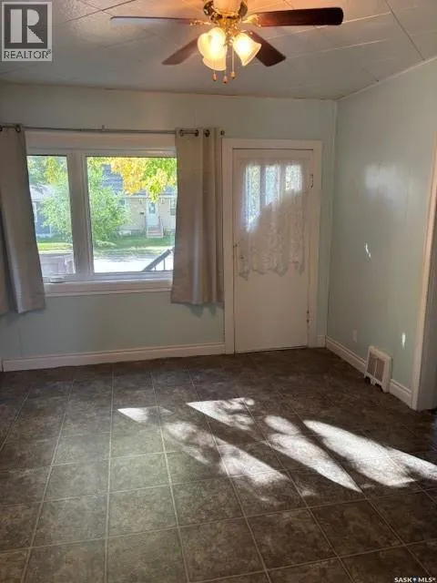 239 3rd AVENUE W