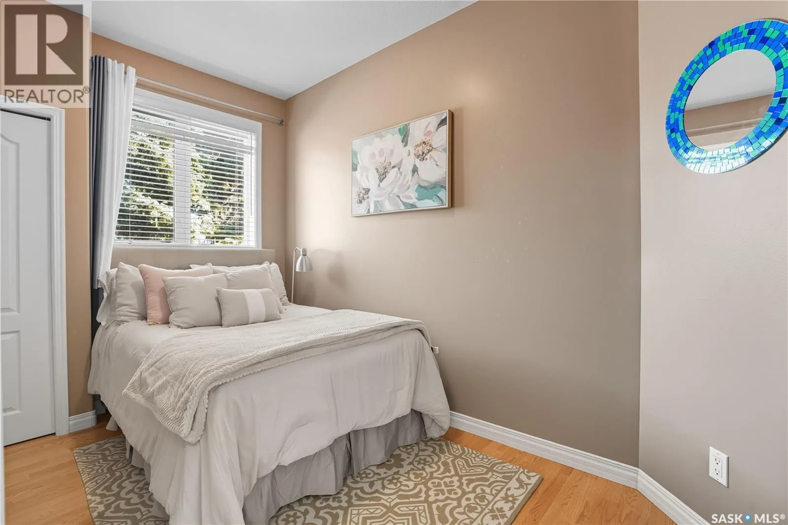 422 Le May CRESCENT