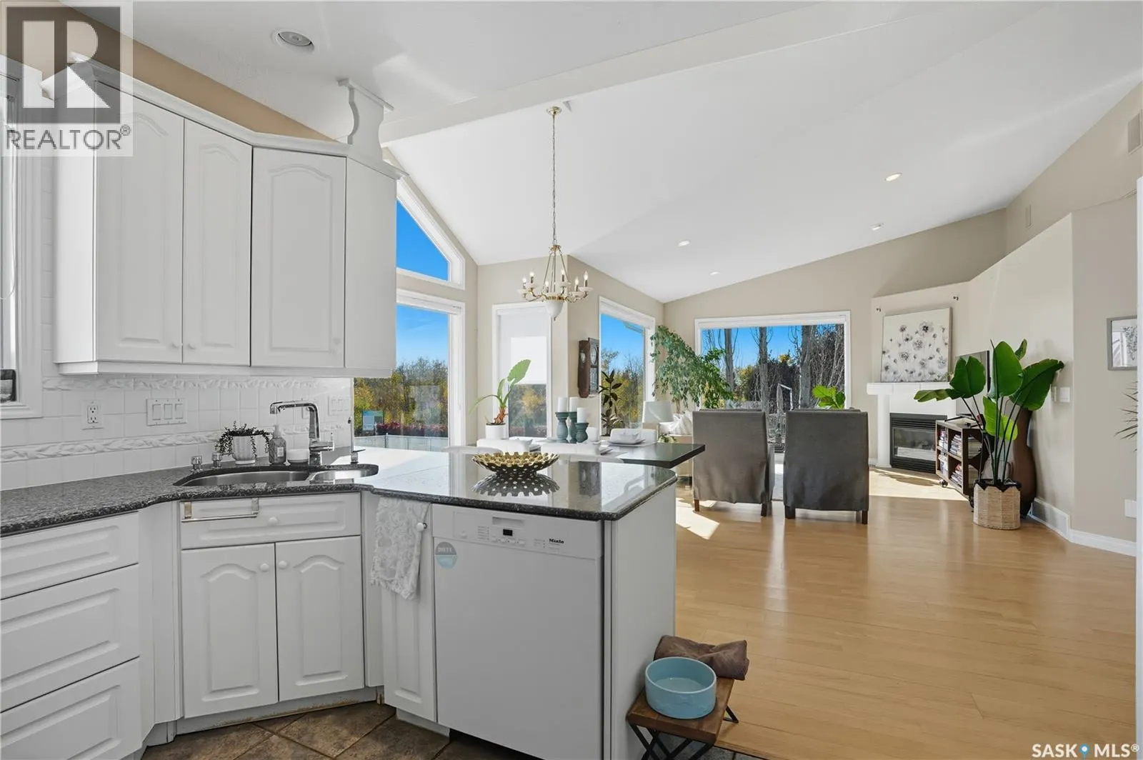 422 Le May CRESCENT