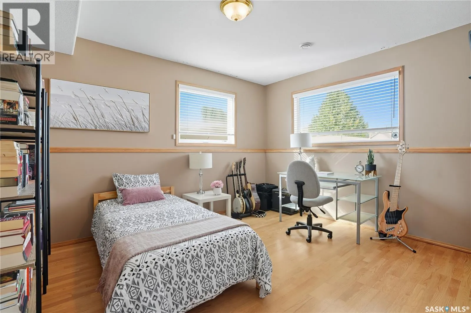 422 Le May CRESCENT