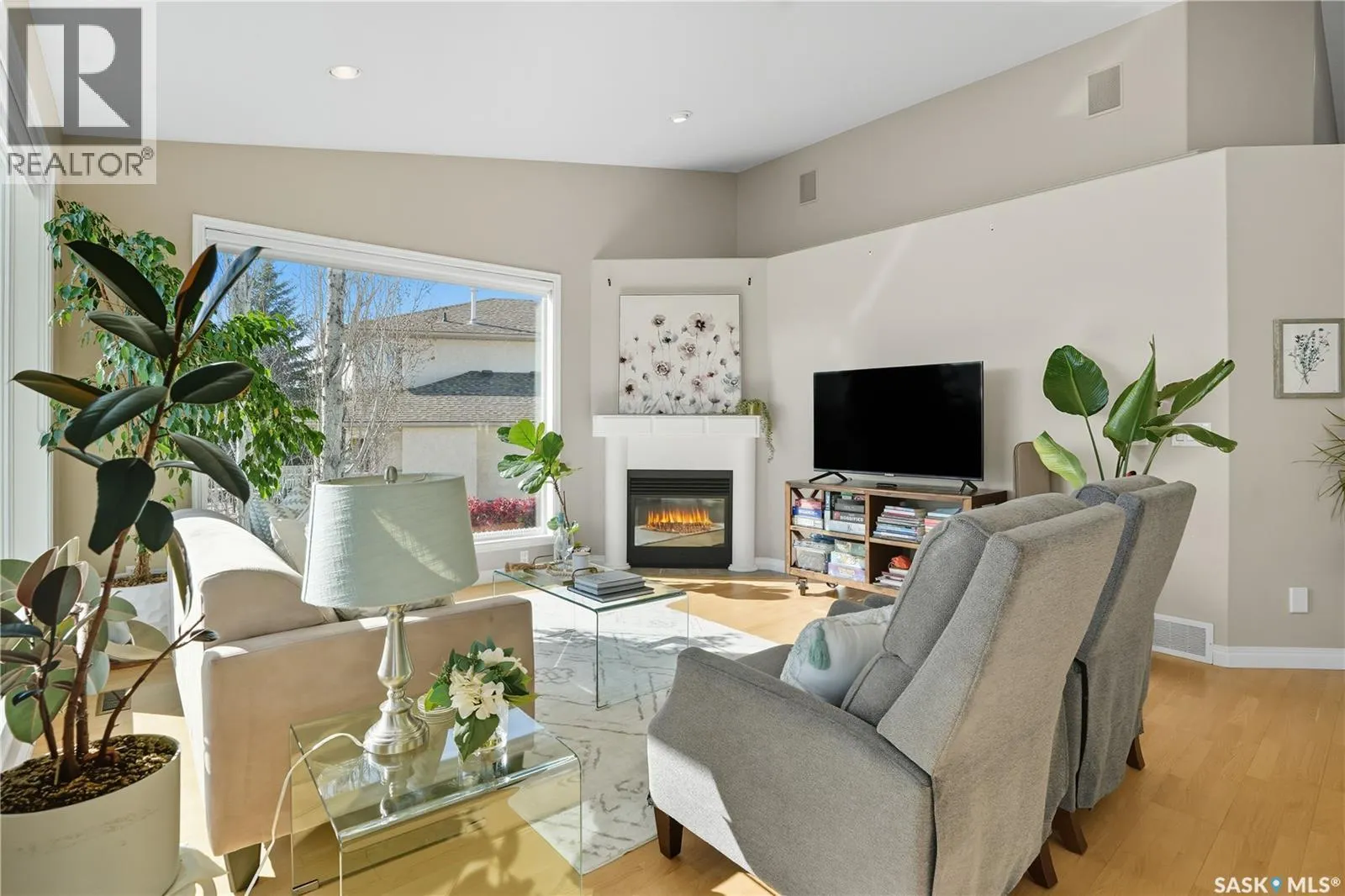 422 Le May CRESCENT