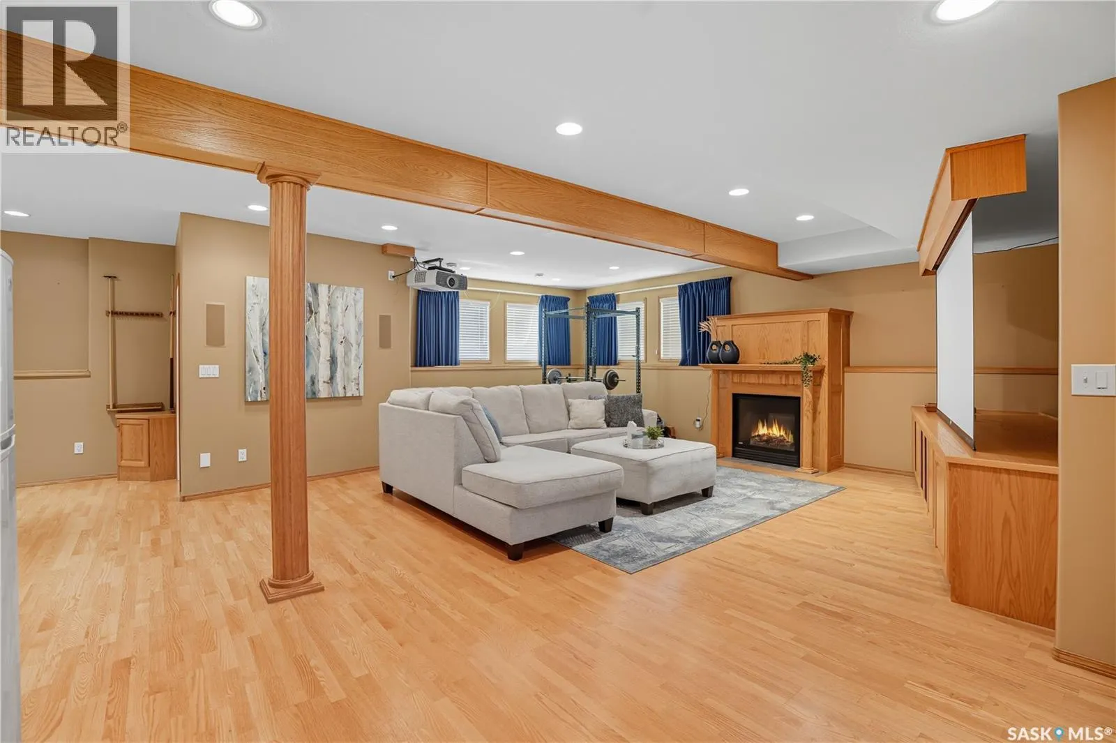 422 Le May CRESCENT