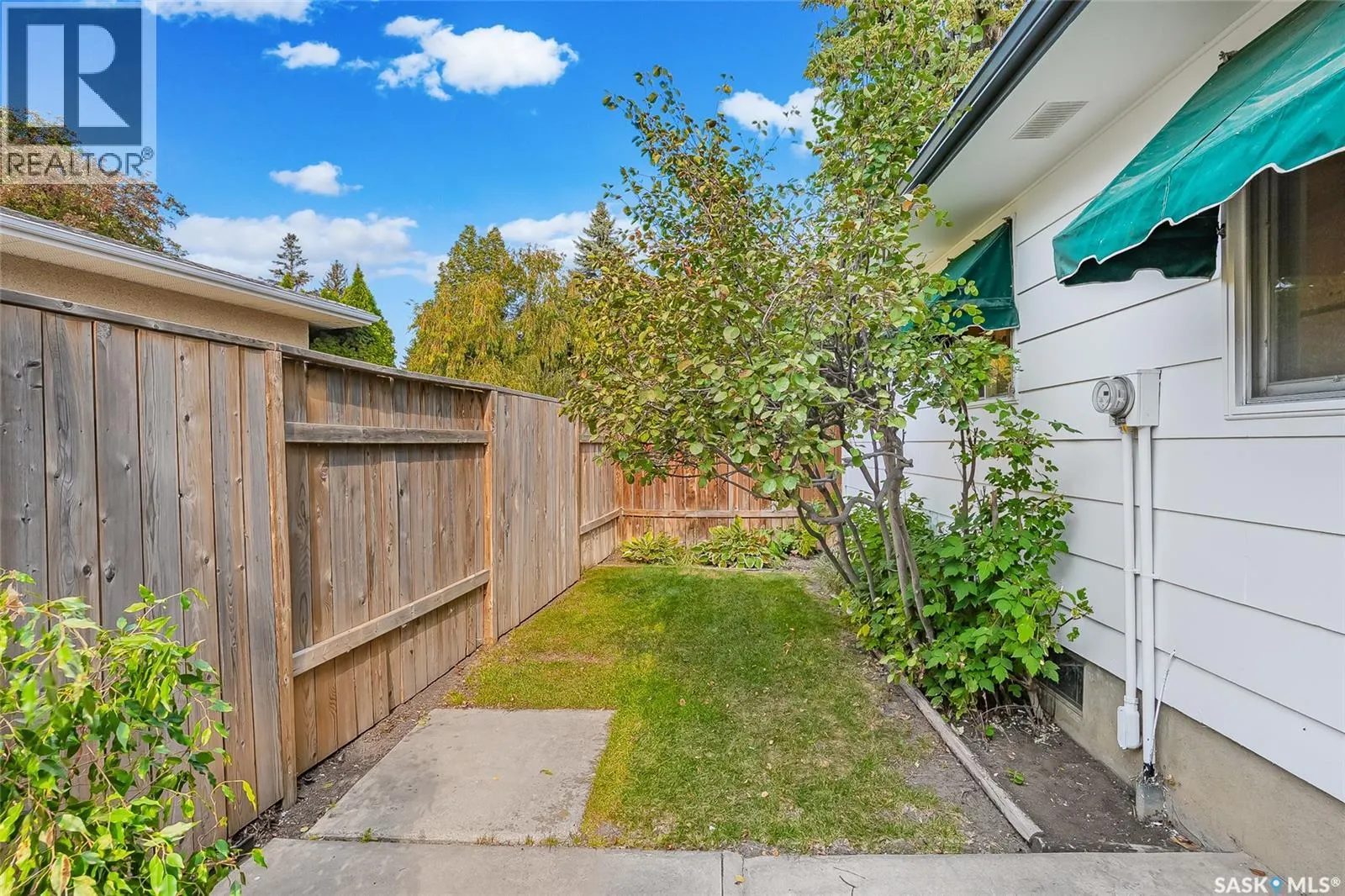 2137 Pembina AVENUE
