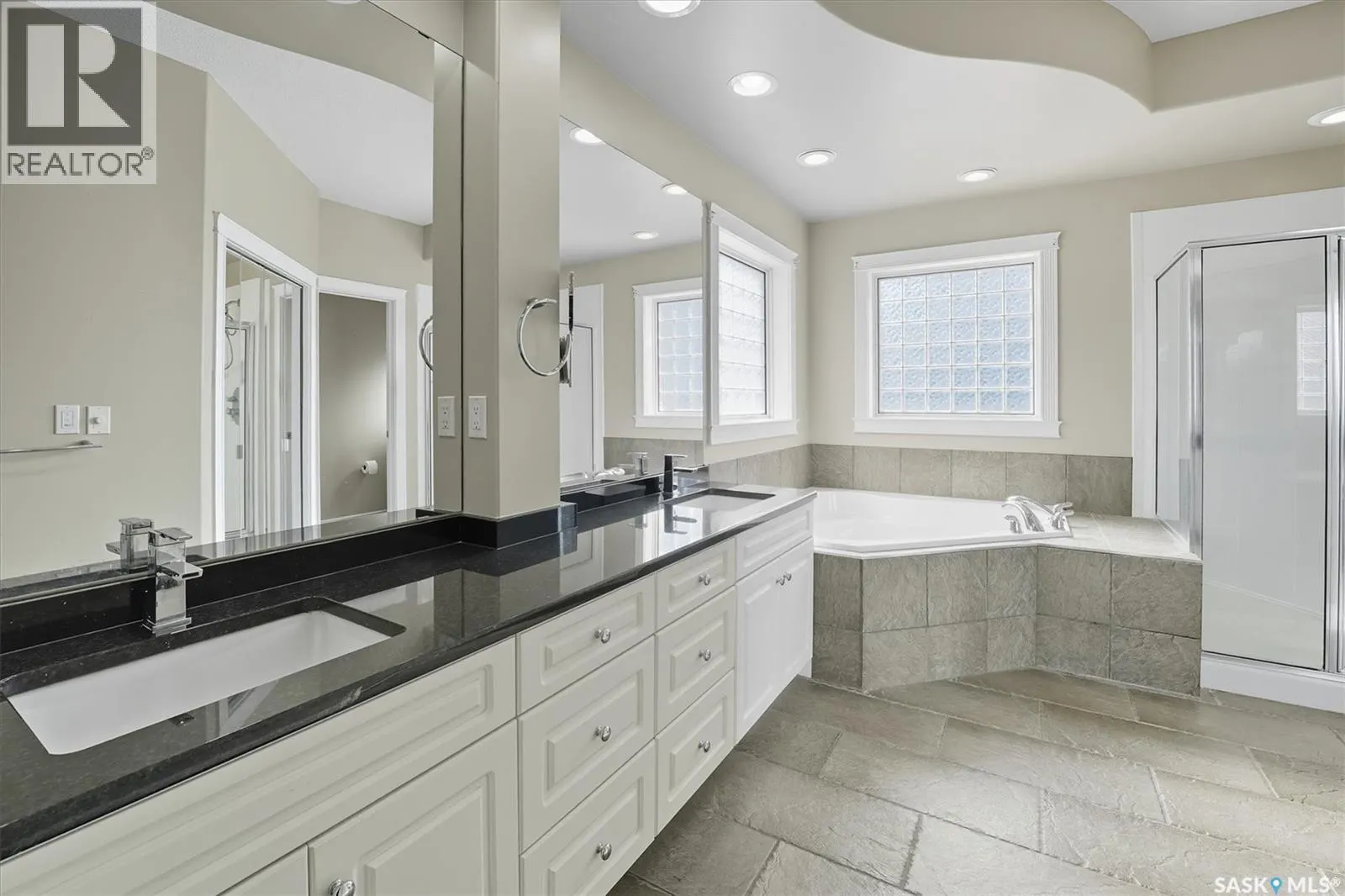 307 Beechmont LANE