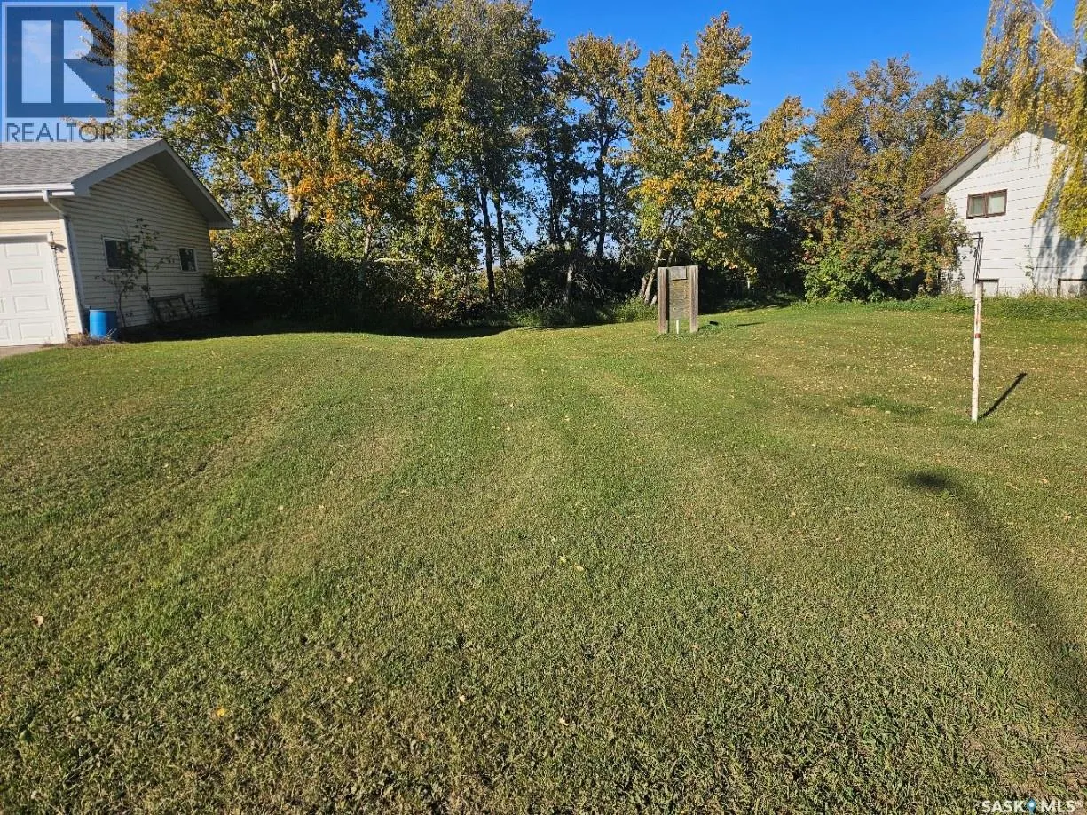 24 Saskatchewan AVENUE