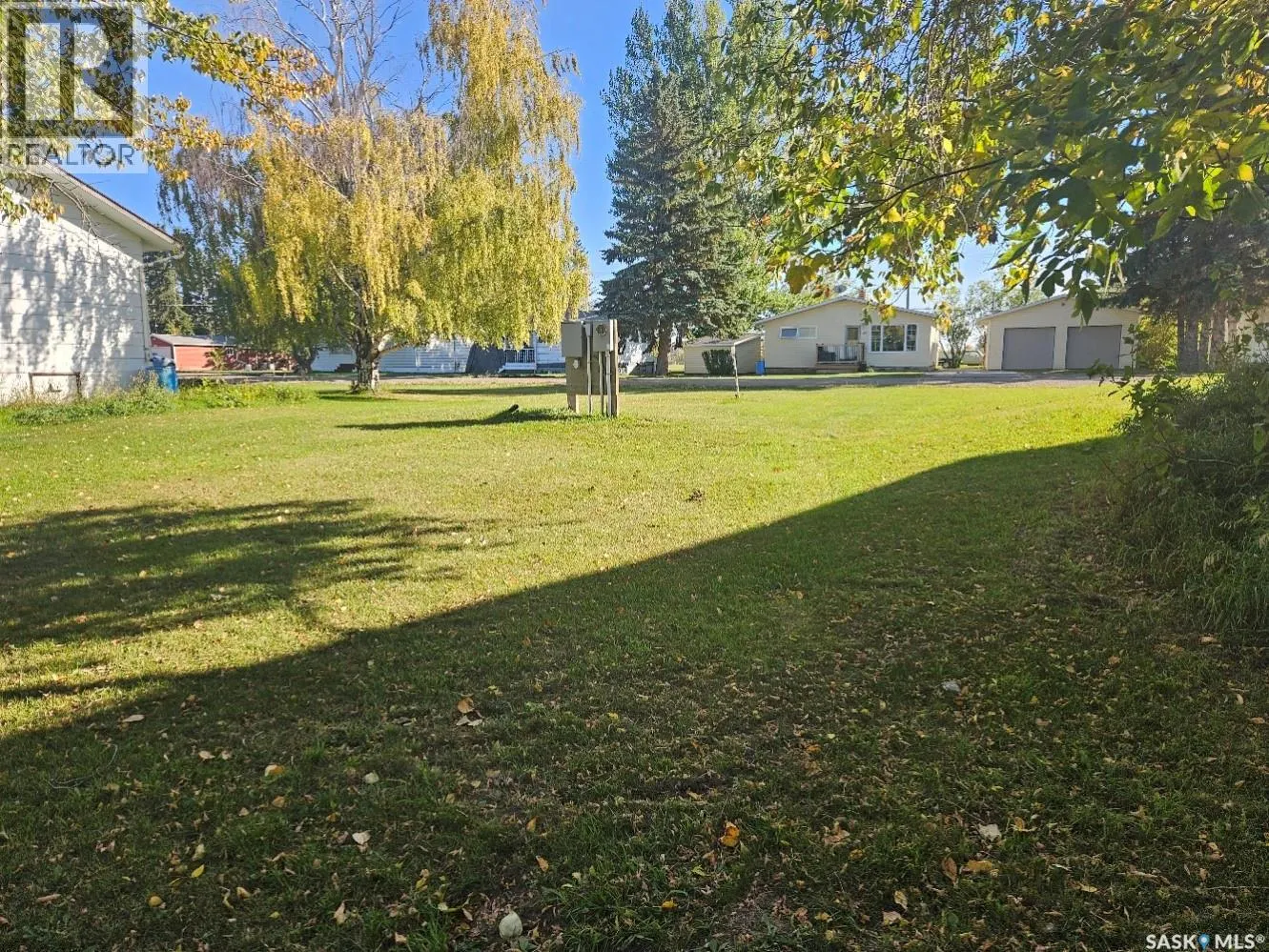 24 Saskatchewan AVENUE