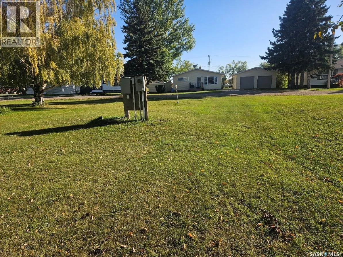 24 Saskatchewan AVENUE