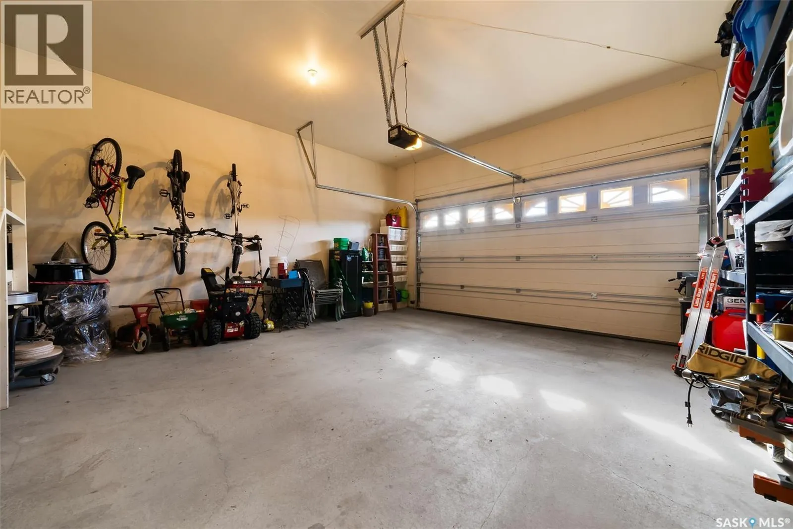 3086 CRANBOURN CRESCENT
