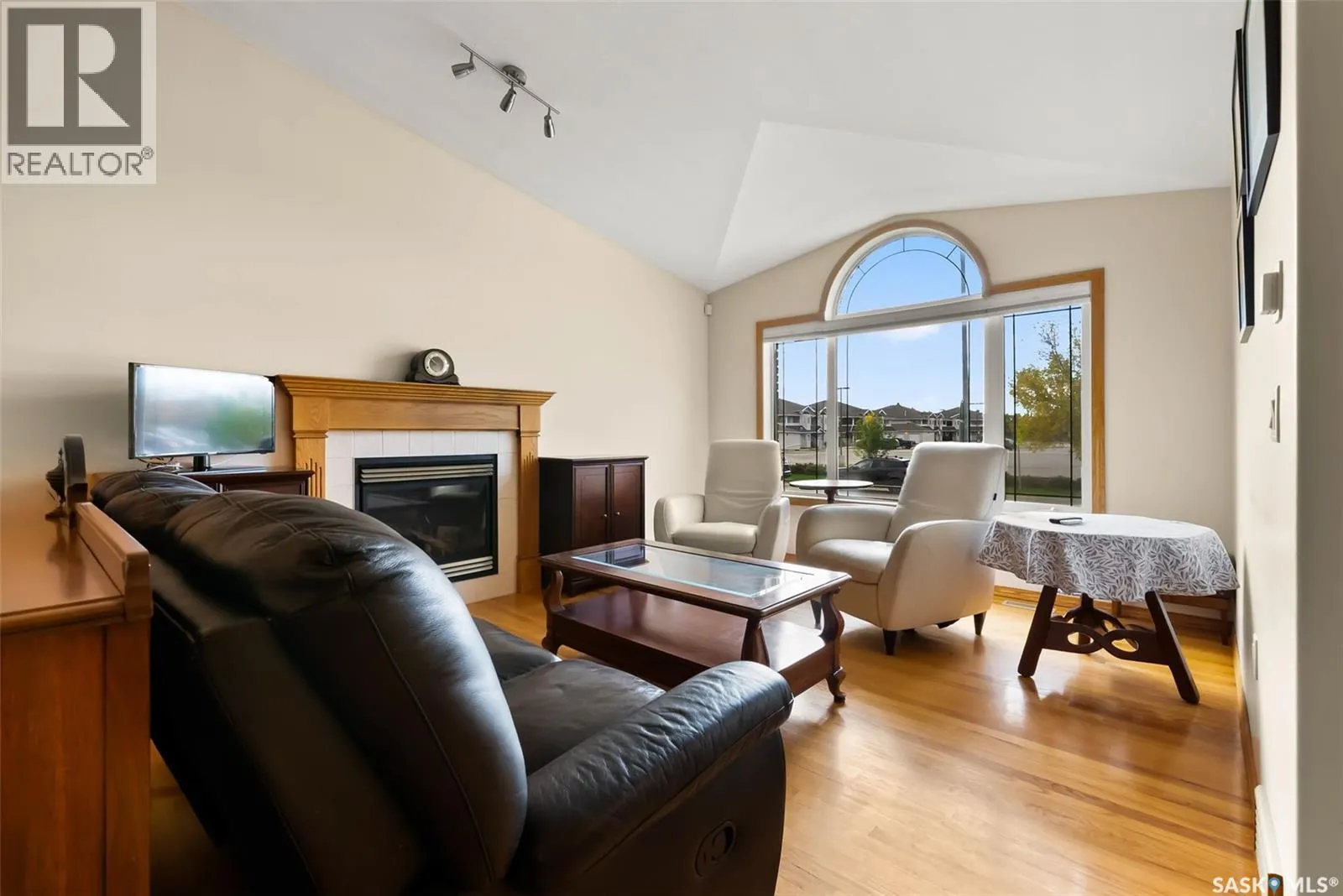 3086 CRANBOURN CRESCENT