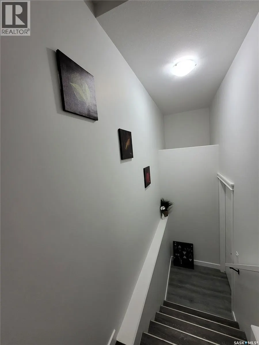 539 Ells CRESCENT