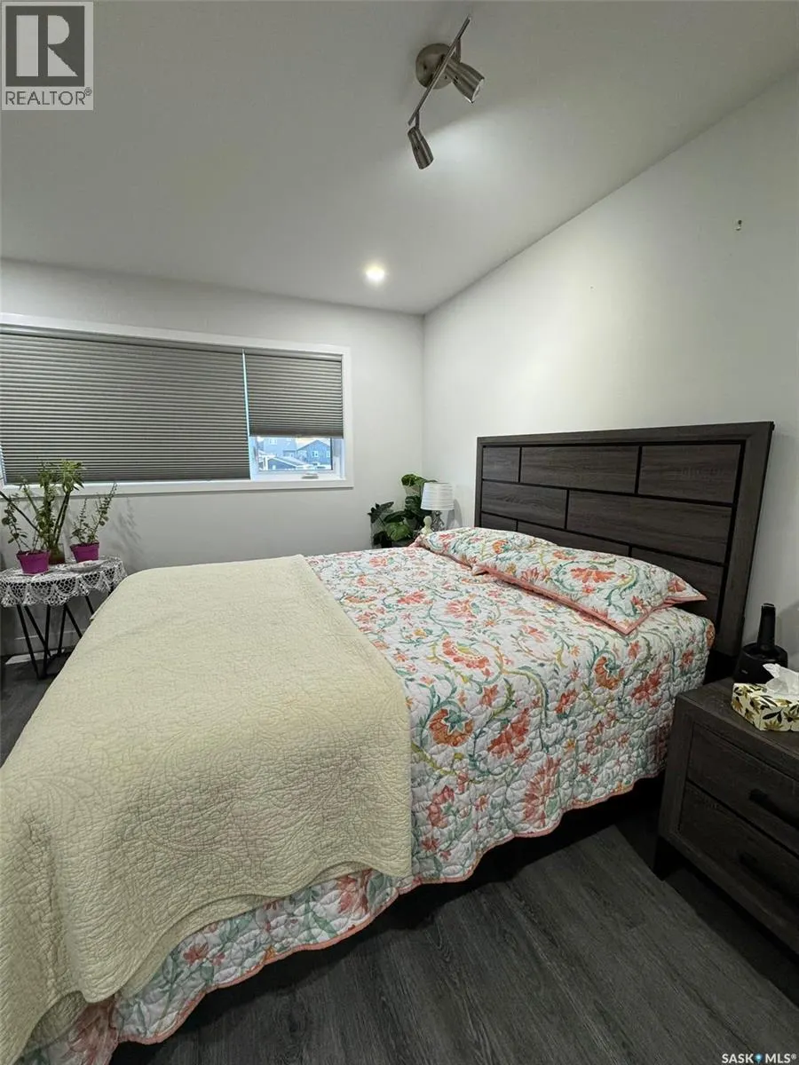 539 Ells CRESCENT