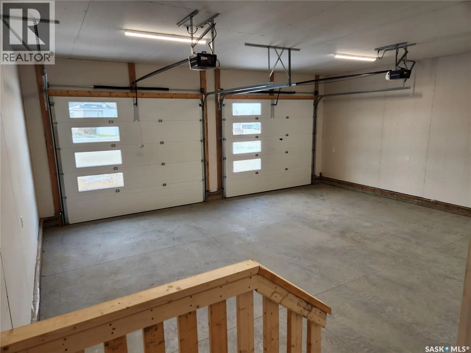 241 Carriage DRIVE