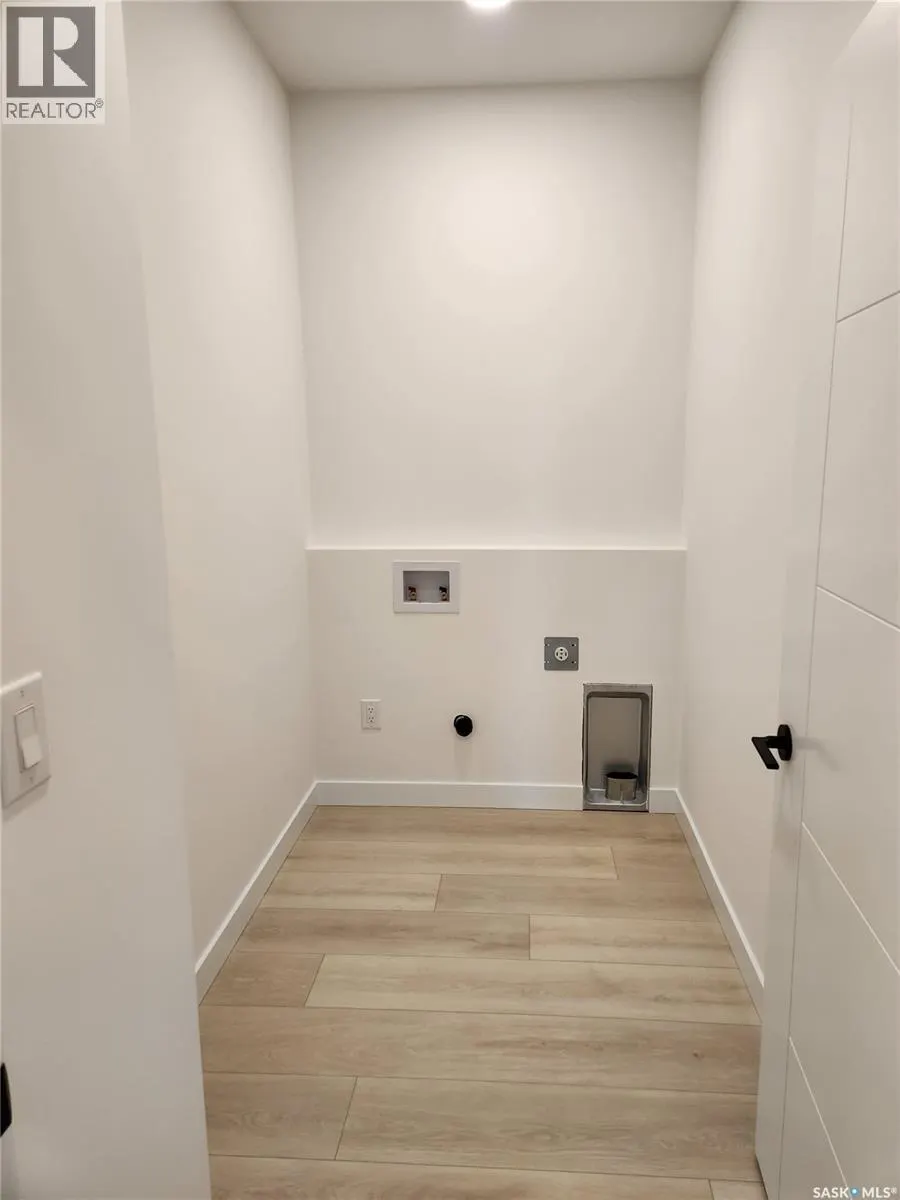241 Carriage DRIVE
