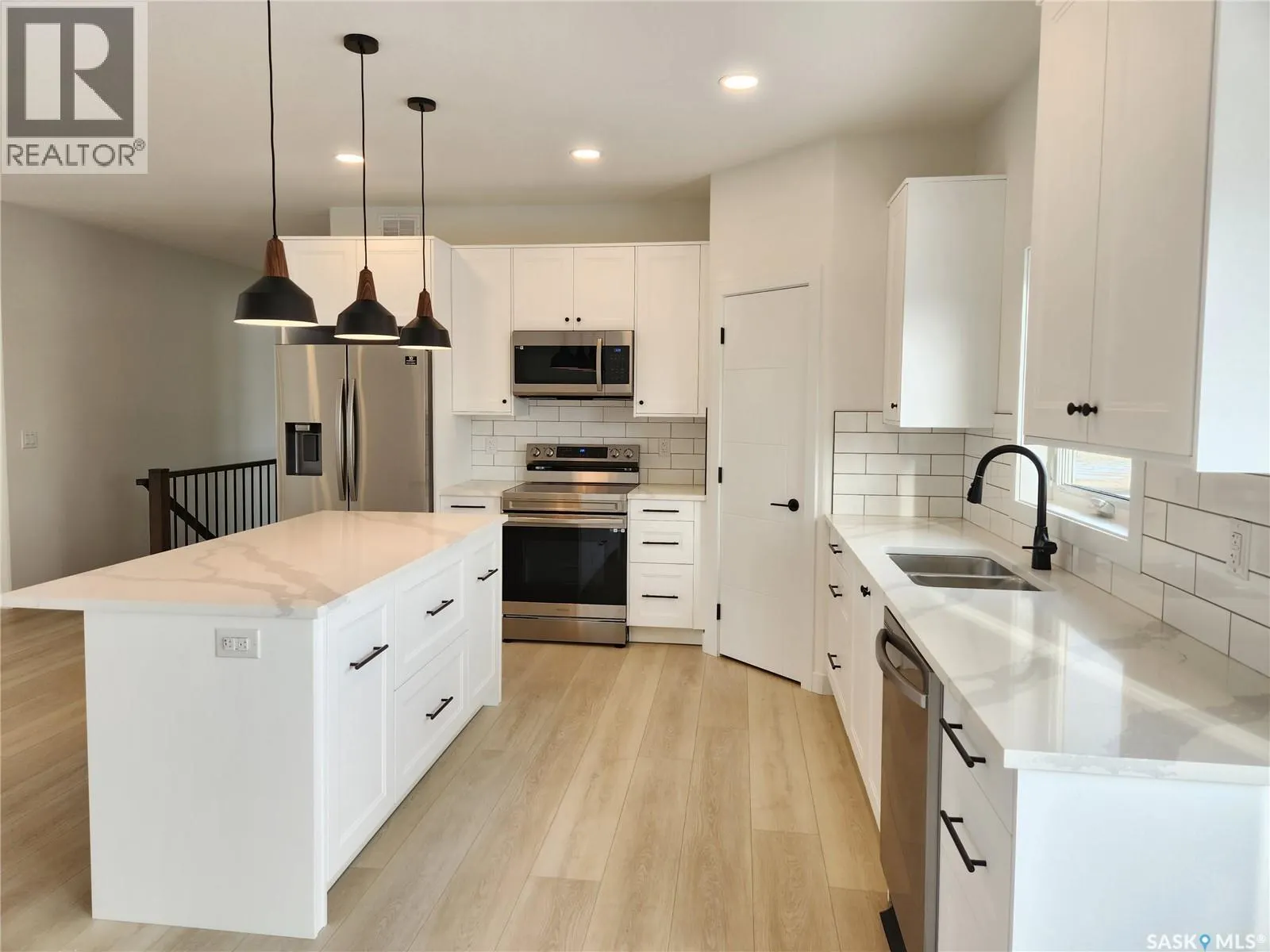 241 Carriage DRIVE