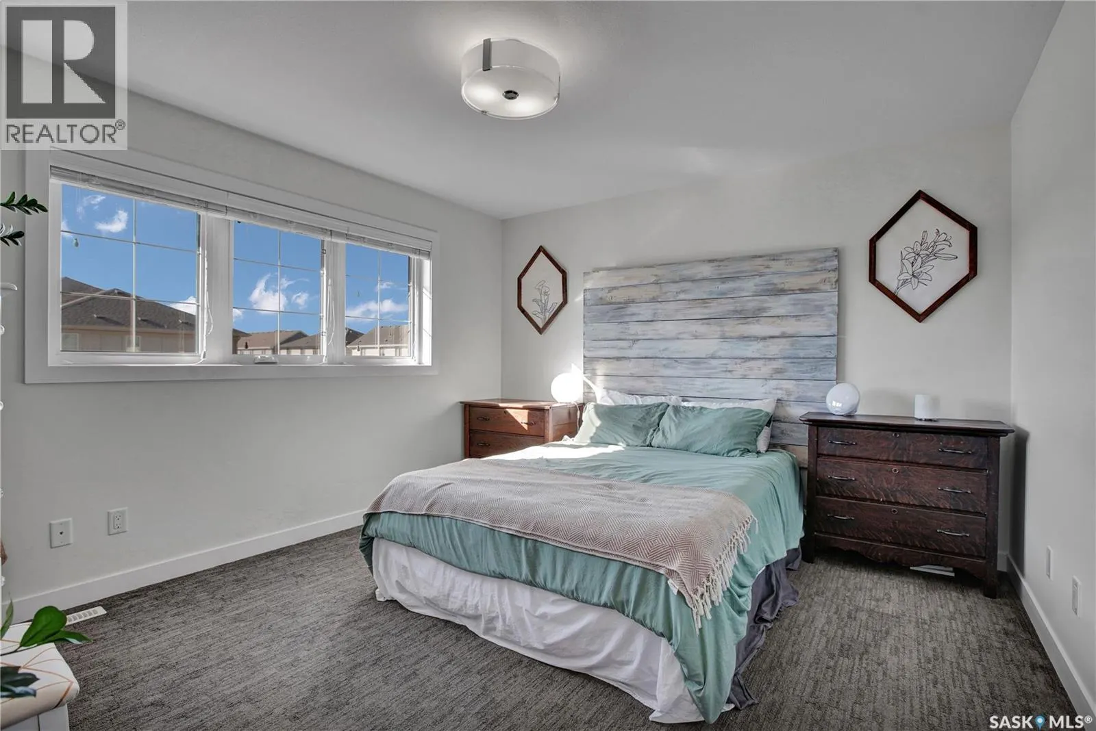 251 Underhill WAY