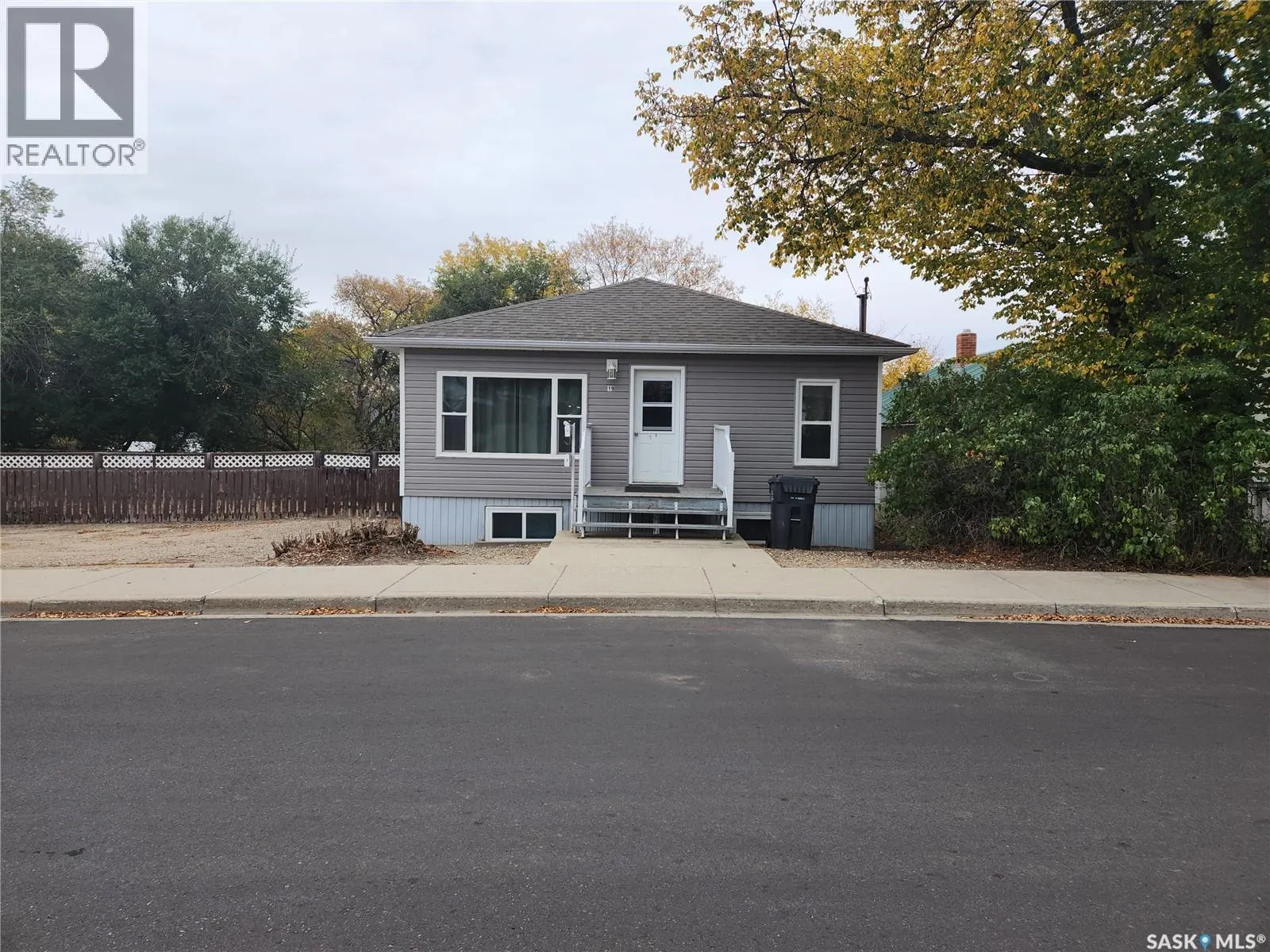 19 10th AVENUE NE