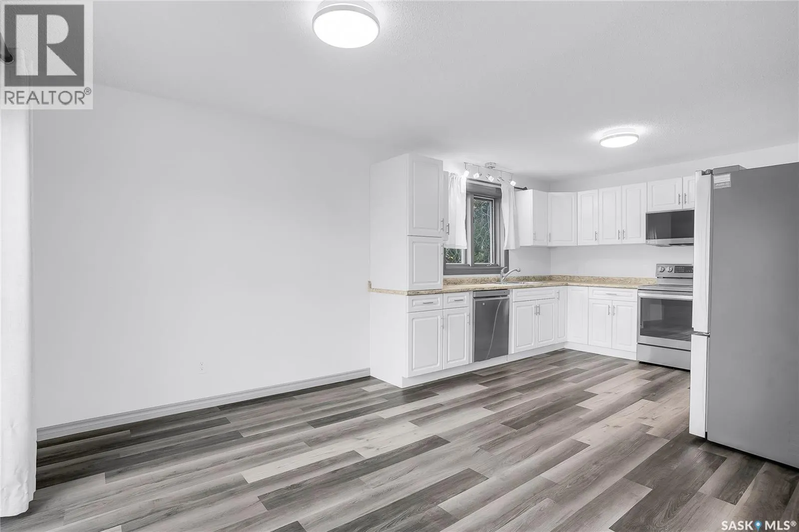 413 1st STREET