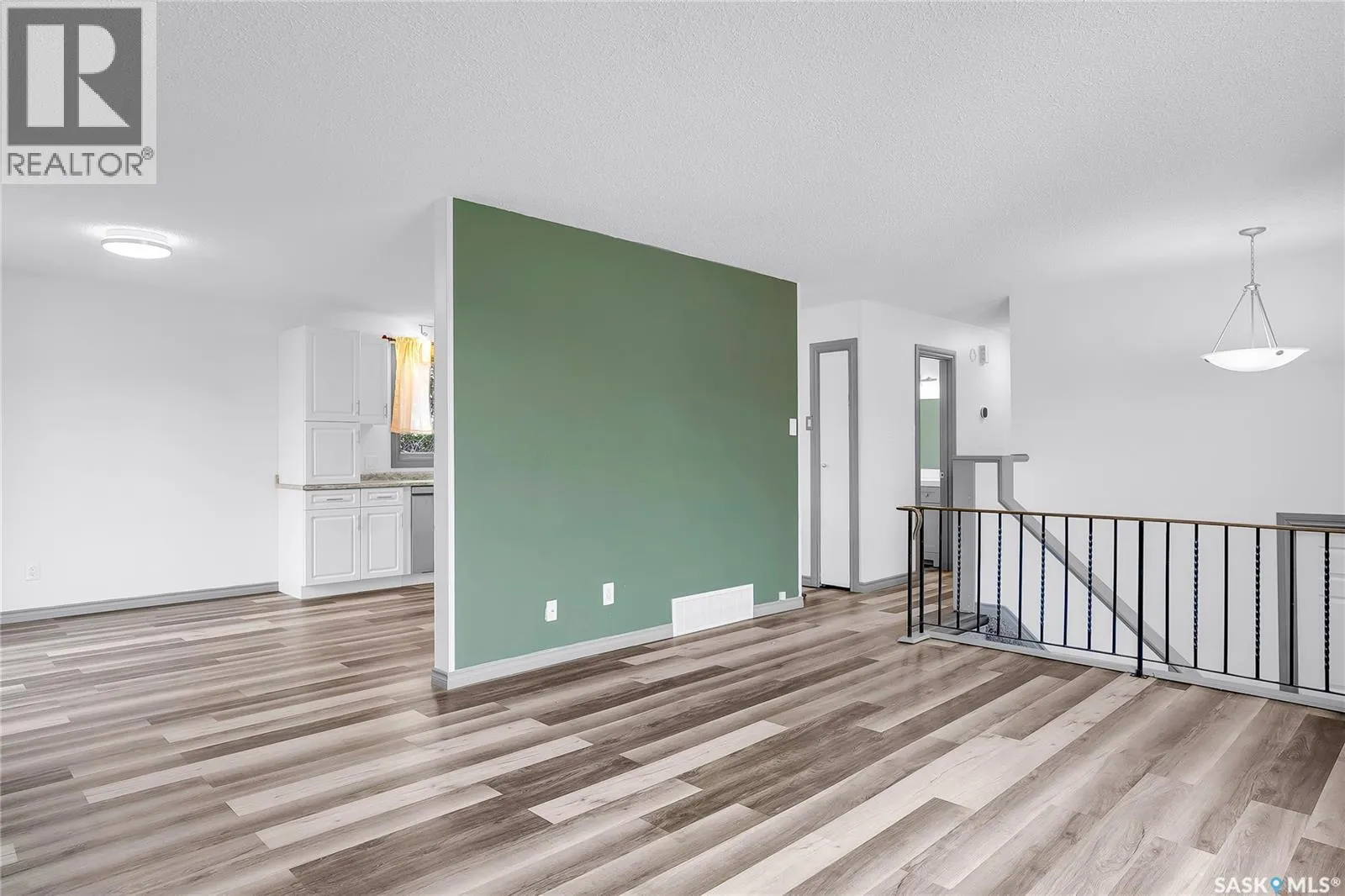 413 1st STREET