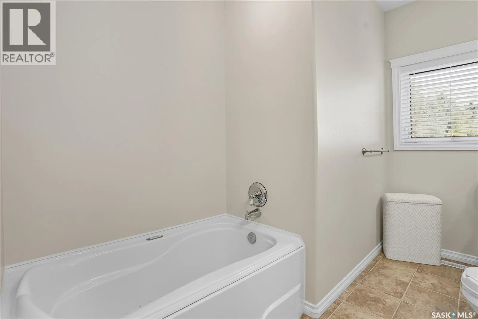 119 Aspen CRESCENT