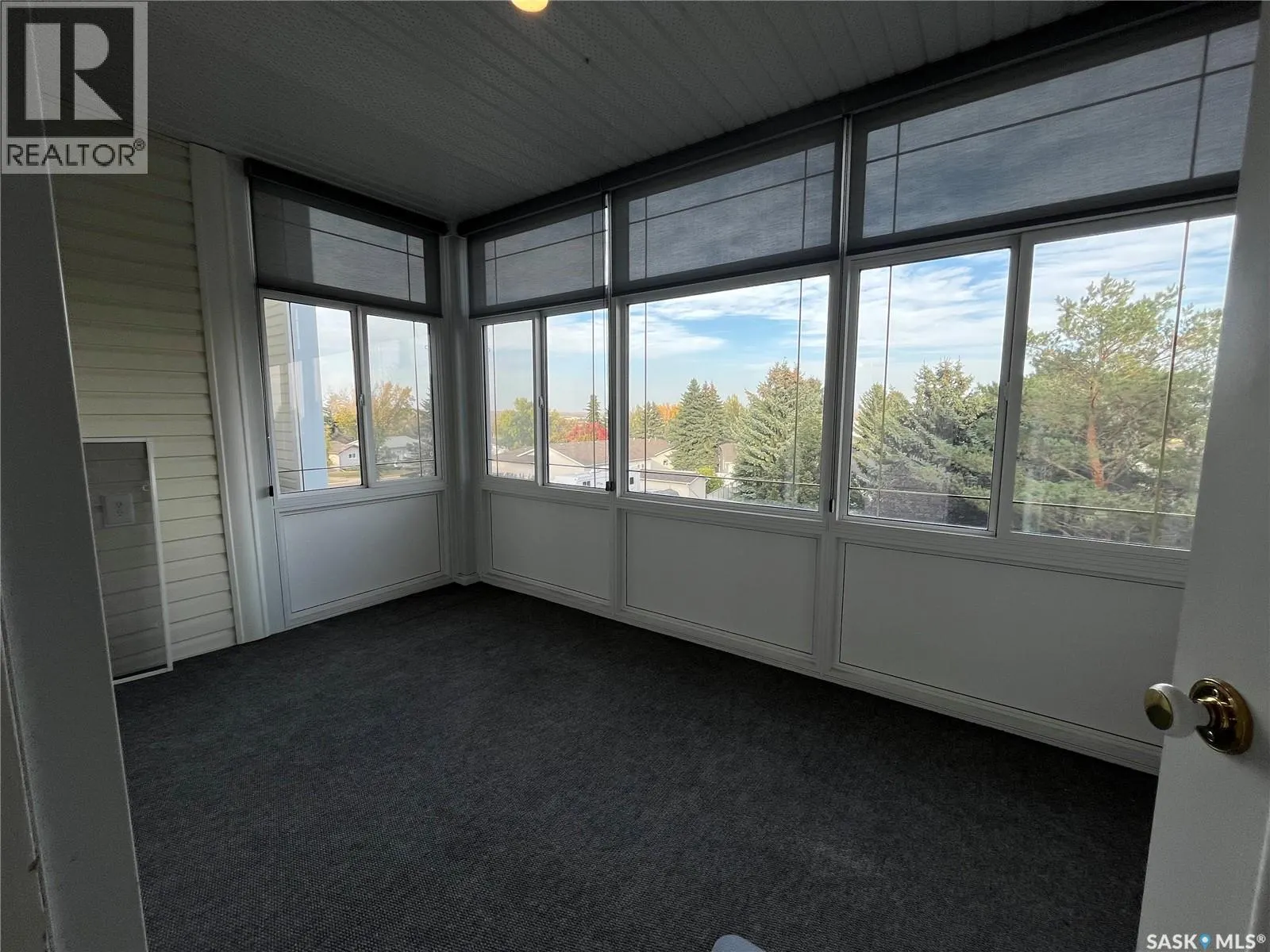 206 230 Lister Kaye CRESCENT